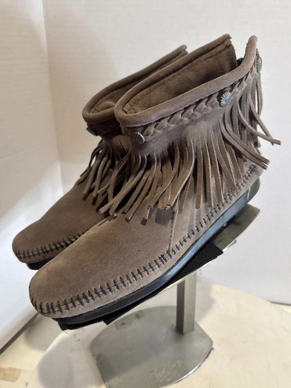 Minnetonka Women's Suede High Top Back Zip Boots size 8 NEW 291T - Picture 1 of 7